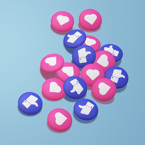 3D-Icons des Like-Symbols (Facebook) und des Herz-Symbols (Instagram).